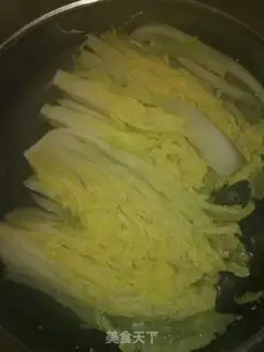 Make Garlic doll food step 1