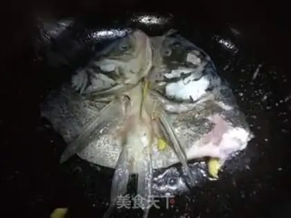 Make The secret water boils fish heads step 3