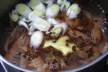 Make Boiled shrimp step 1