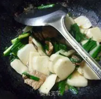 Make Skinny garlic pastry step 10