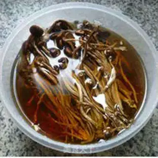 Make Tea mushrooms burn old tofu step 1