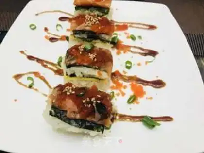 Make Flying fish seeds sushi step 1