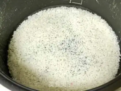 Make Carrot rice step 1
