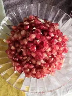 Make Fresh pomegranate juice step 0