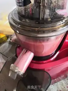 Make Fresh pomegranate juice step 2