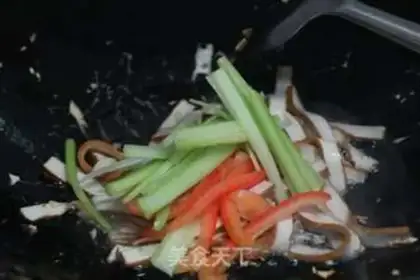 Make Celery fried beans step 3