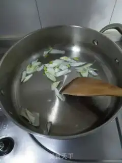 Make Gold hooks, beans step 3