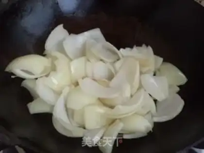 Make Onion picks sea cucumbers step 5