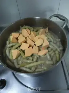 Make Gold hooks, beans step 8