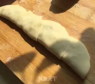 Make Yellow rose roll step 3