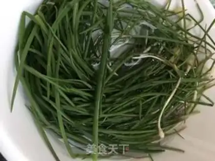 Make Wild onion fried eggs step 0