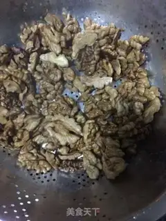 Make Sugar walnuts step 1