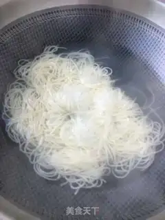 Make Sour sauerkraut noodles step 4