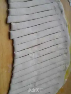Make Hand grab cake step 3