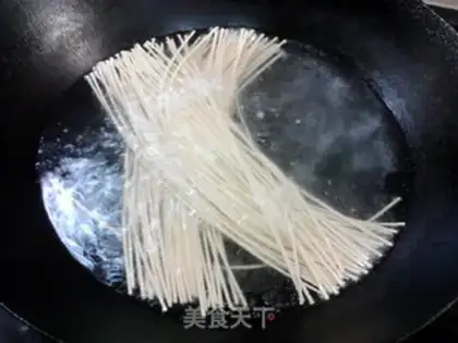 Make Curry dry noodles step 5