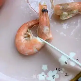 Make Sesame salted shrimp salad step 11