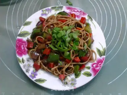 Make Curry dry noodles step 18