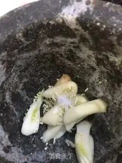 Make Garbage and twirl step 6