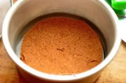 Make Black and white chocolate mousse cake step 1