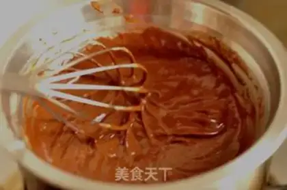 Make Black and white chocolate mousse cake step 5