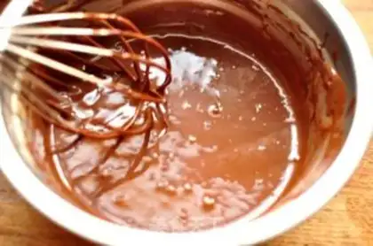 Make Black and white chocolate mousse cake step 7