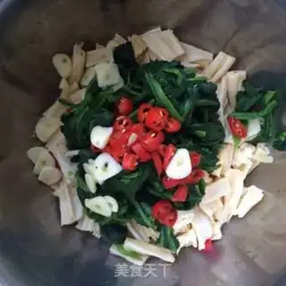 Make The spinach gravy step 4