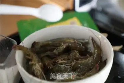 Make Orléan shrimp dry step 1
