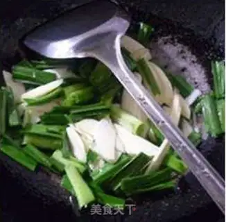 Make Garlic, white, tofu dry step 7