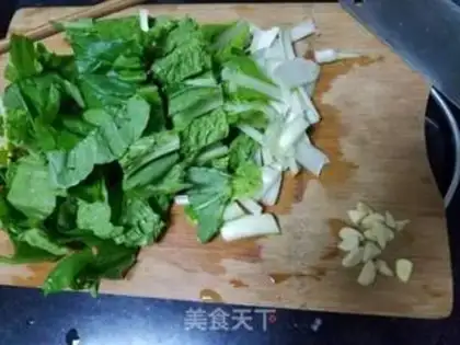 Make Soup chicken, red pepper, cabbage step 1