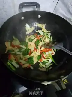 Make Soup chicken, red pepper, cabbage step 4