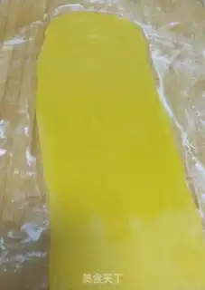 Make Pumpkin rolls step 5