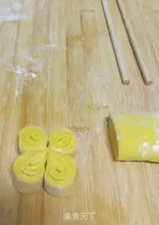 Make Pumpkin rolls step 8