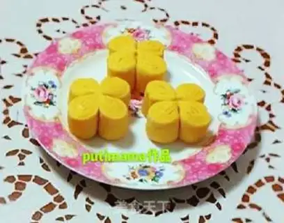 Make Pumpkin rolls step 11