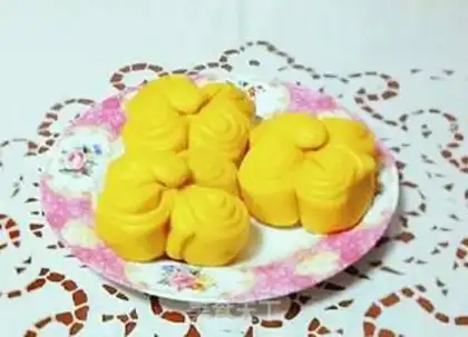 Make Pumpkin rolls step 12