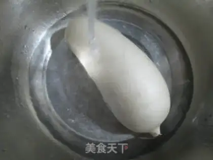 Make Pit-ball radish soup step 1