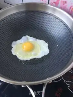 Make Fried eggs step 2