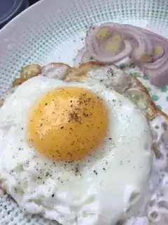 Make Fried eggs step 5