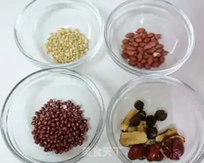 Make Four red rice congee step 0