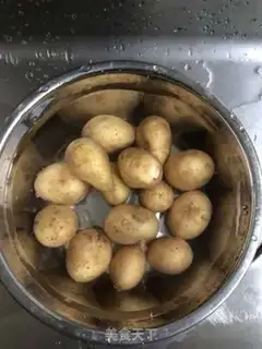 Make Spicy little potatoes step 0