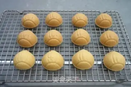 Make Chocolate sauce with chestnut cake step 10