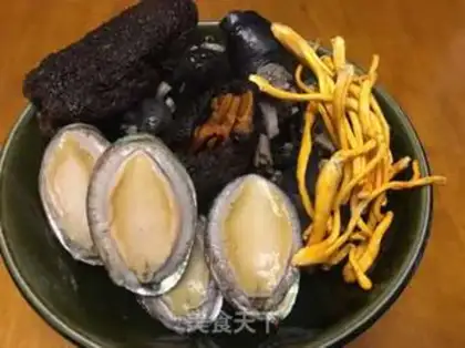 Make Sea cucumber abalone chicken soup step 1