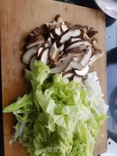 Make Puffed with cabbage and beefball step 0