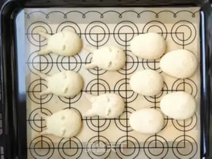 Make Pikachu French Macalon step 10