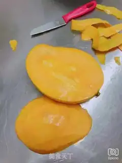 Make Mango Snowmen step 1