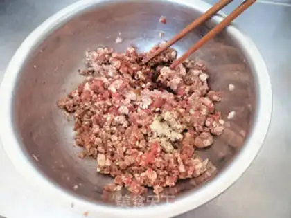 Make Beef onion carrot pie step 1