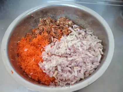 Make Beef onion carrot pie step 3