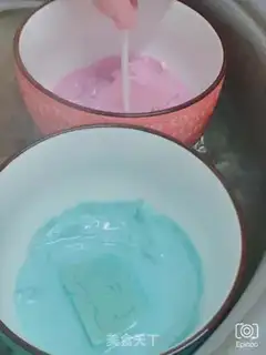 Make Lots of fish and sea lollipops step 2