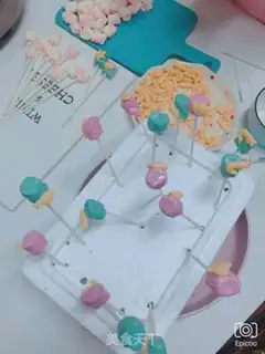 Make Lots of fish and sea lollipops step 3