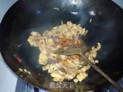 Make The fragrance of red sauce step 6