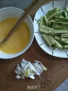 Make Scrambled eggs step 3